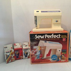 Mattel SewPerfect Sewing Machine VINTAGE (1976)